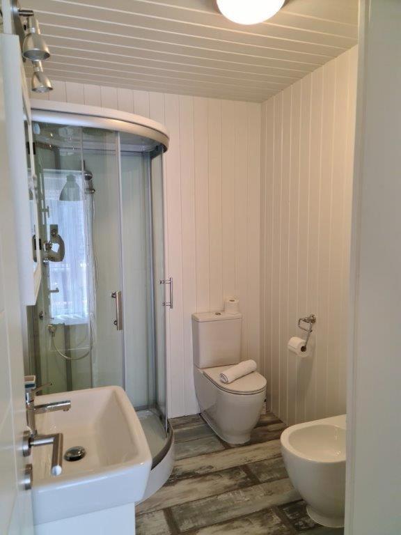 Apartment Rev *